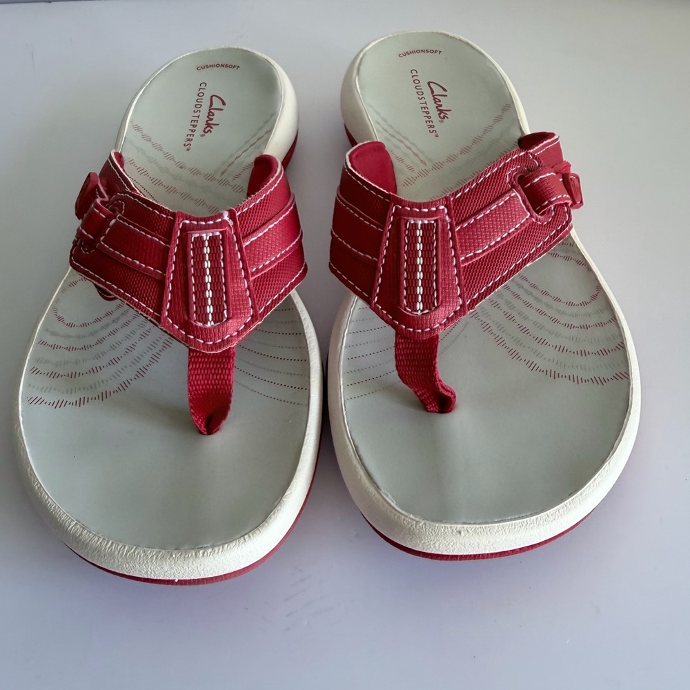 Clarks Red Canvas Strap Flip Flops - Picture 4 of 7